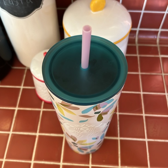 Starbucks NEW RELEASE 2023 Valentines Snowdrop Floral Tumbler TUMBLER - Picture 2 of 5